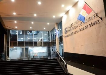 Las Parejas: condenaron a dos jóvenes por el robo de una motocicleta en una estación de servicio
