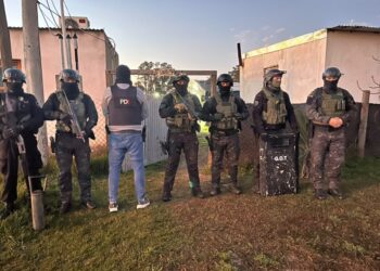 Veinte allanamientos simultáneos en Venado Tuerto y la región dejaron diez detenidos y secuestros de armas, droga y elementos robados