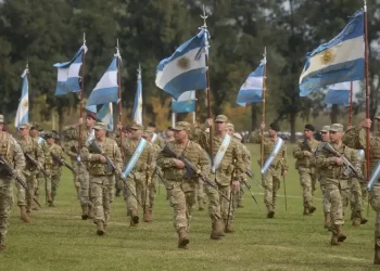 Fuerzas Armadas: autorizan actividades laborales privadas fuera del horario de servicio