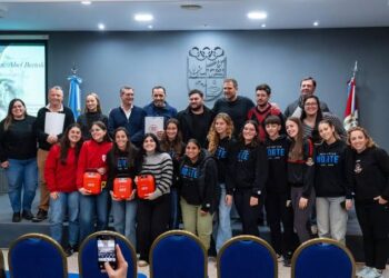 Armstrong: entrega de desfibriladores en el marco del Presupuesto Participativo Joven