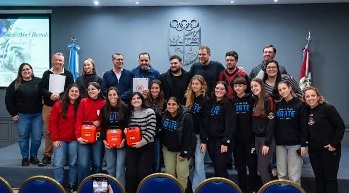 Armstrong: entrega de desfibriladores en el marco del Presupuesto Participativo Joven