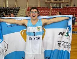 Bauti Hernández, campeón del mundo con la Selección Argentina de Básquet para atletas con Síndrome de Down