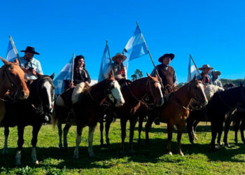 Gran jineteada en Campo Sur Recreo con tropillas y broches de oro