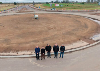 Supervisan la etapa final de la construcción de la rotonda de Arrufó y la repavimentación de la RP Nº 23