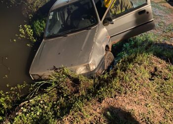 Vuelco de un vehículo en San Genaro: un hombre fue trasladado al SAMCo